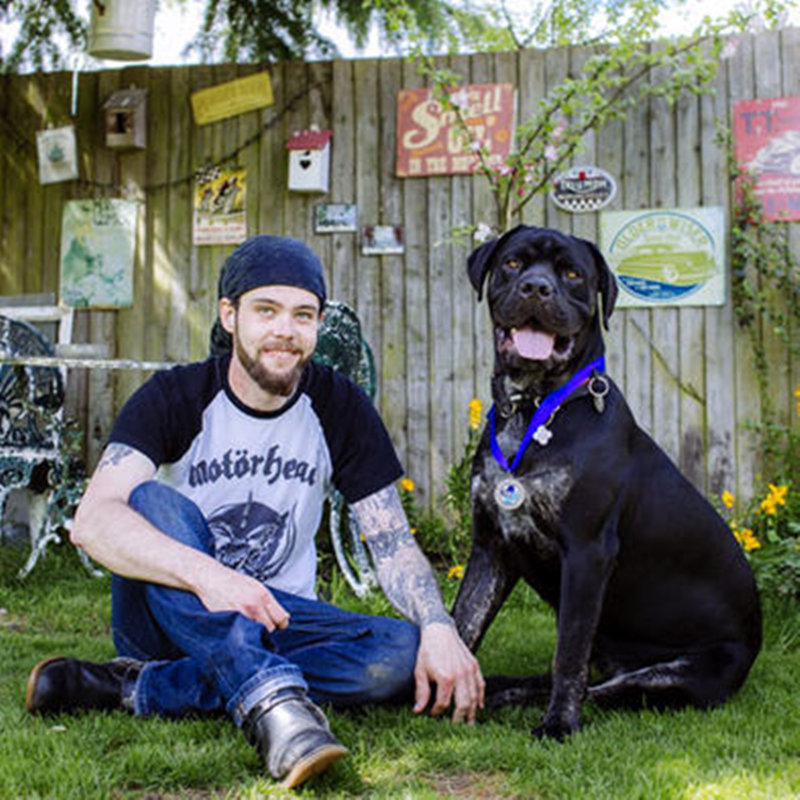 miten tämä hellä jättiläinen pelasti kaksi veljeä.