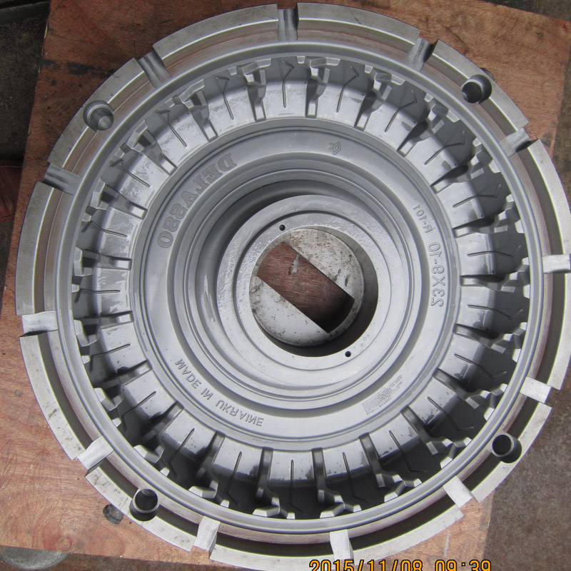 23x9-10 kiinteä rengas,
