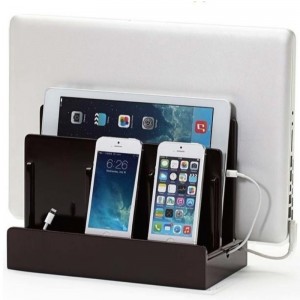 kiiltävä monilaitteinen latausasema