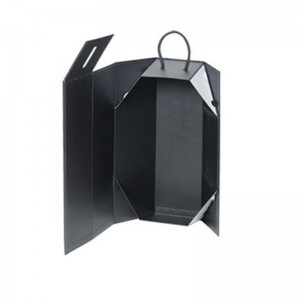 Ylellinen, mittatilaustyönä valmistettu kartonkikomponenttinen viini-lahjapakkaus