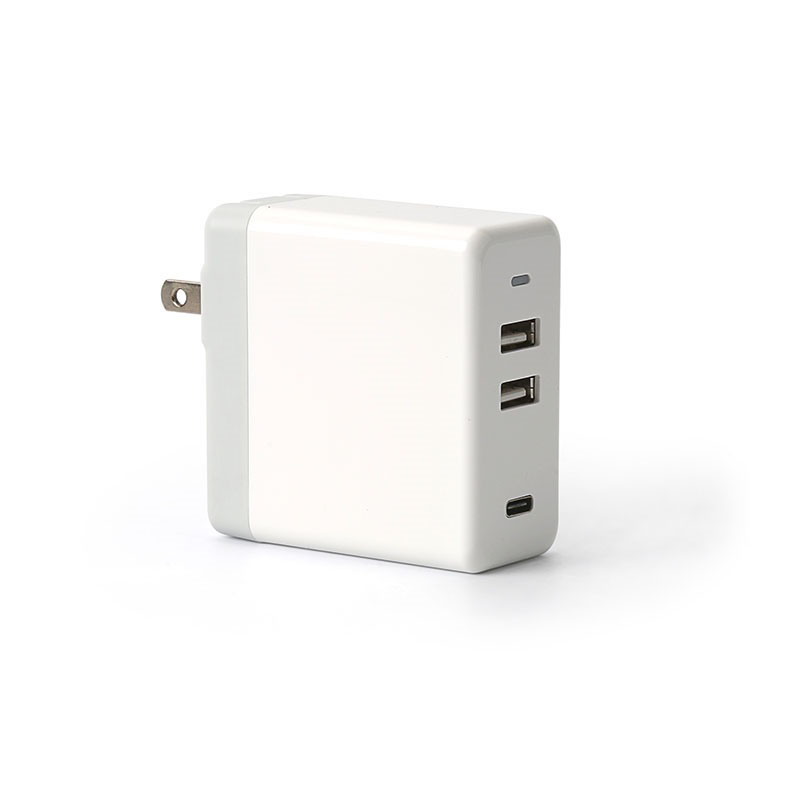 KPS-8407LC typec PD + kaksi USB-porttia AC-sovitin (US / EU Plug)
