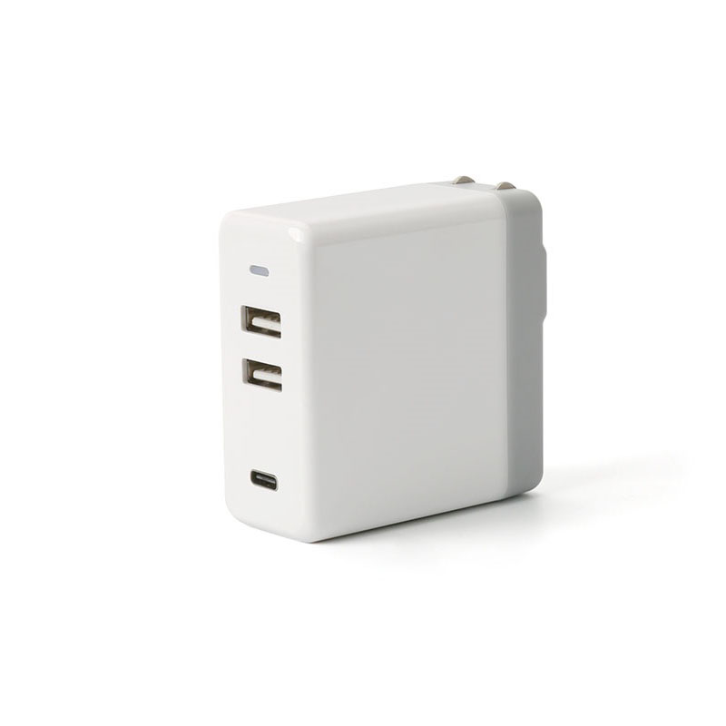 KPS-8407LC typec PD + kaksi USB-porttia AC-sovitin (US / EU Plug)