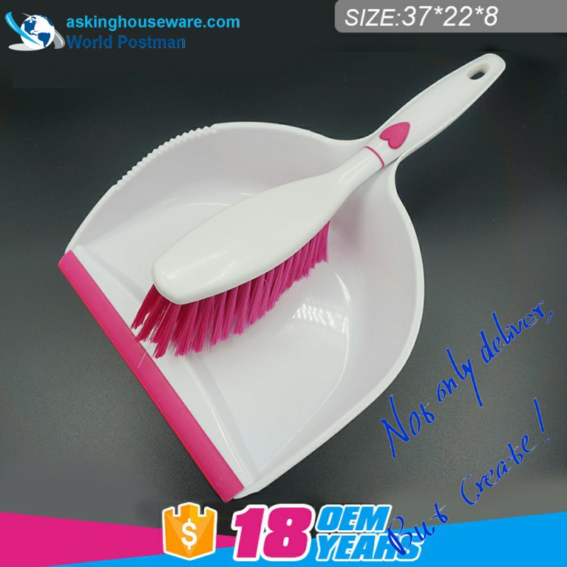 Akbrand Big Square Dustpan -harjahihna sydämen muotoisella kahvalla