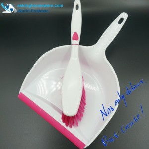 Akbrand Big Square Dustpan -harjahihna sydämen muotoisella kahvalla