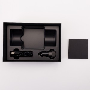 Auton ilmanpuhdistin USB: llä ja älykkäällä ilmatilan havaitsemistoiminnolla formaldehydin / smongen / PM2,5 / toisen käden savun / hajun / pölyauton ilmanpuhdistimen poistamiseksi