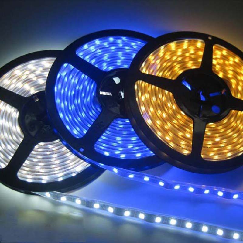 LED-nauhavalaisimet RGB Värikkäitä nauhavalaisimia joulu- tai lomakoristeisiin