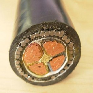 4x300mm2 sähköinen Swa 4-ydinpanssaroitu kaapeli teräslankapanssarilla
