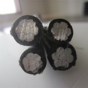 0,6 / 1 kv yläpään kaksipuolinen tripleksi, neliyksikön palvelupudotus, abc-kaapeli