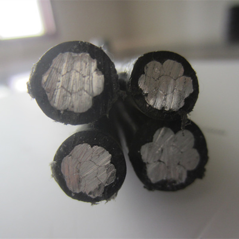 0,6 / 1 kv yläpään kaksipuolinen tripleksi, neliyksikön palvelupudotus, abc-kaapeli