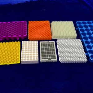 Lääketieteen ja biotieteiden muoviosat