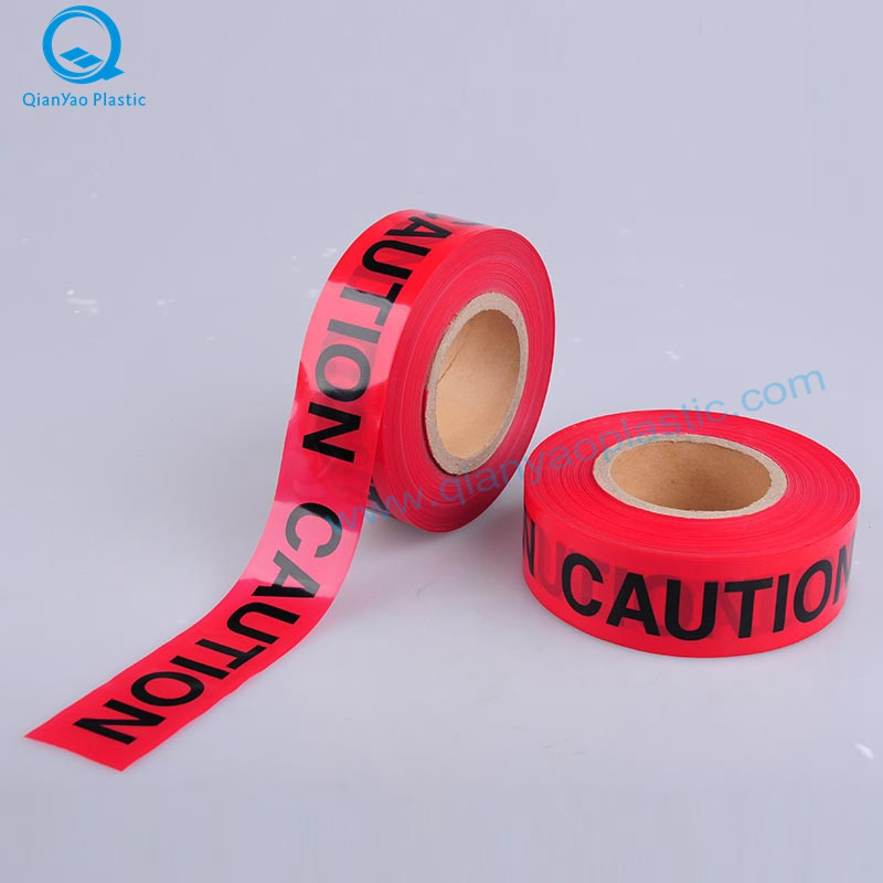 Punainen / keltainen VARO Barricicade Tape