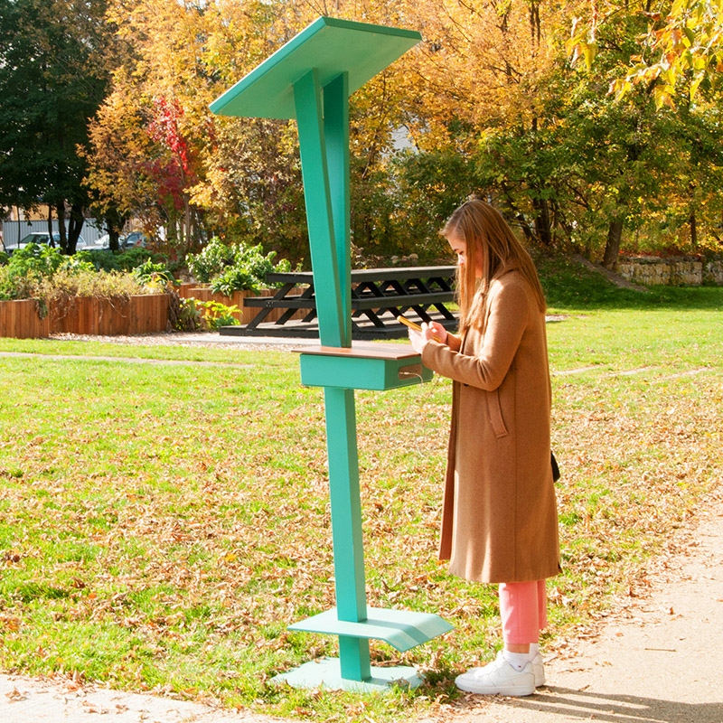 Solar Charging Station -valmistaja Kiinassa. Matkapuhelinlatauksen kestävyys