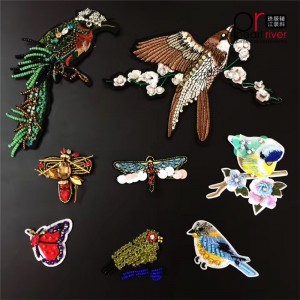 Uusin eläin- ja kukka-brodeerattu laastari