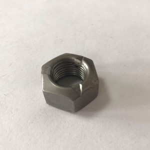 metalliset lukkomutterit