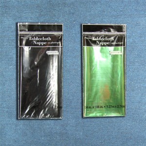 Folio-pöytäpeite yksivärisellä metallisella foliopöytäliinalla hääjuhliin