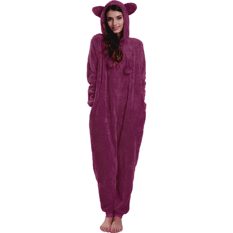 Naisten Punainen Onsie-pyjama, joka on koottu eläinten korvilla
