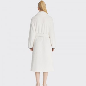 Naiset nauravat fleece-kirjonta Robe