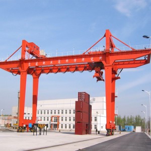 U-muotoinen tuplakiekko-nosturi