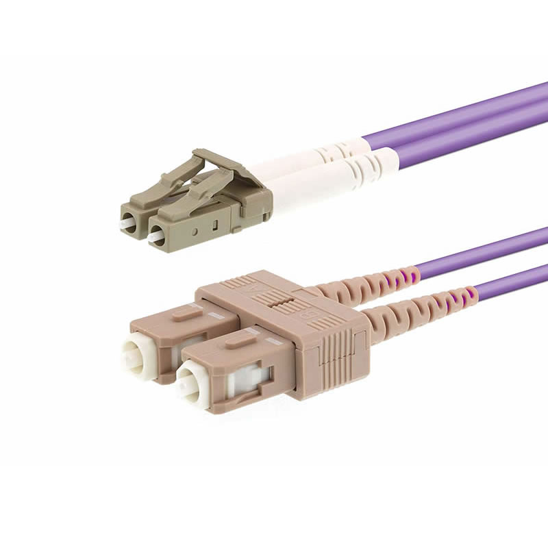 Multimode Duplex OM4 -kuituoptiikkakaapeli (50/125) - LC-SC
