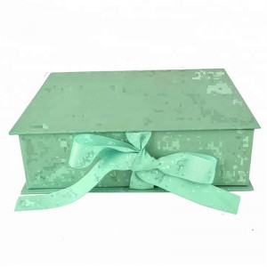 Mukautettu ylellinen valkoinen musta taittuva magneettinen silkki lahjapakkaus pakkaus keula kaulakoru korvat solmi kosmeettisia