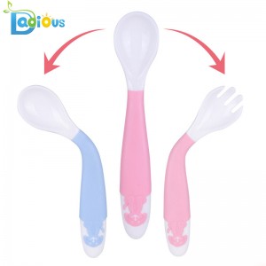 Uusi saapumisvauva Baby Learning Spoon ja Fork BPA Free Plastic Toddler astiat Bendable Soft Perfect Self Feeding vauvan lusikat \\ t