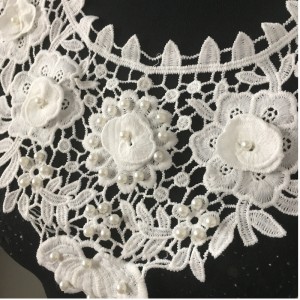 Uusi saapumiskaulus, jossa on helmiä