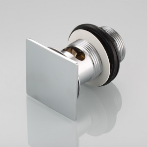 Kylpyjätteet napsauttavat neliöjätettä