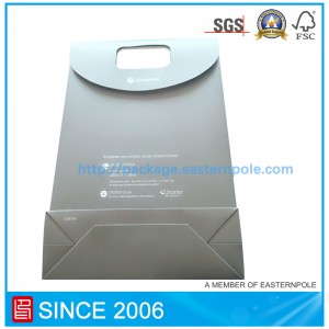 Envelop-paperipussi, jossa on tarrakiinnitys