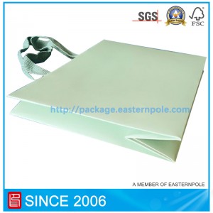 Korkealaatuinen paperipussi, jossa on käänteinen pohja