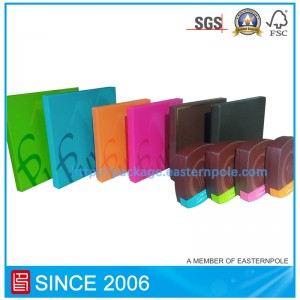 Ylellinen jäykkä suklaapakkaus, jossa on pahvi