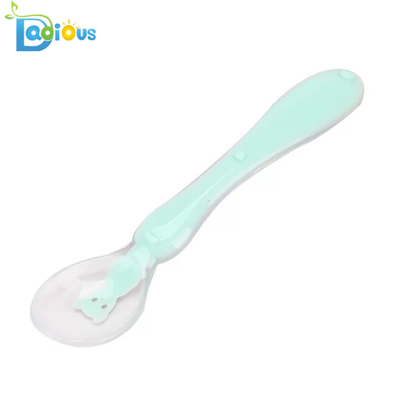Uusi tuote Ideat Pehmeä kärki Vauvan lusikat BPA Free Silikoni lusikka Toddler Food Grade silikoni vauvan lusikat