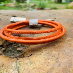 Holografisen salaman datakaapeli