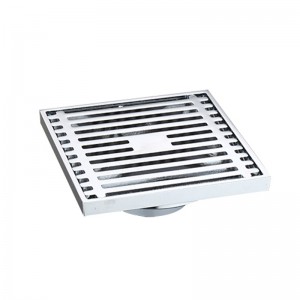 Kylpyhuoneessa lineaarinen lattiakaivo