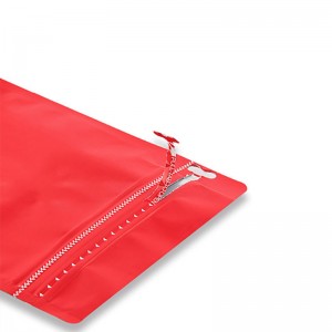 Puoli kiloa, yksi kiloa, kaksi kiloa kahvipapuja, venttiili, kahdeksan sivua, ruokapakkauspussi edessä vetoketjulla