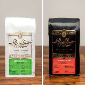 Muokattu painettu litteäpohjainen kahvipussi, jossa on tuuletusalumiinifoliolaukku kahvin pakkaamista varten