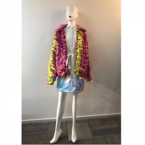 NAISTEN VÄRIVÄLINEN RUISKATURKKA RLWF0019