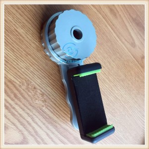 Universal puhelimen sovitin