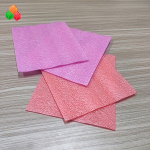 Laajennettu polyeteeni pehmeä esd mustavalkoinen epe-pakkausvaahtolevykappale kone- / elektroniikkakuljetusten suojapakkauksiin