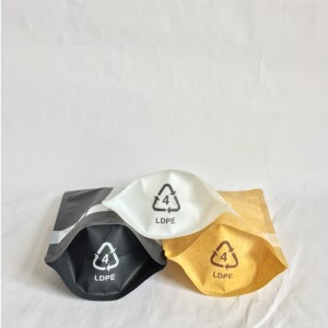 Kierrätettävä PET / PE-korkeatasoinen vetoketjullinen pussi ikkunoiden elintarvikkeiden pakkaamiseen
