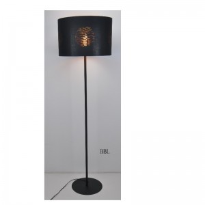 Lattiavalaisin laserleikatulla kangasvarjolla, litteä pohja