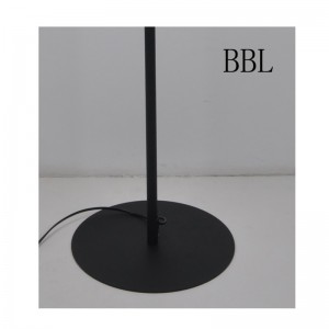 Lattiavalaisin laserleikatulla kangasvarjolla, litteä pohja