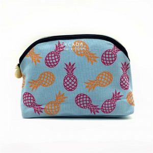 kankaalle kosmeettinen laukku