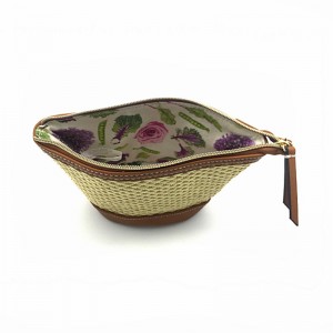 Kudottu kosmetiikkapussi