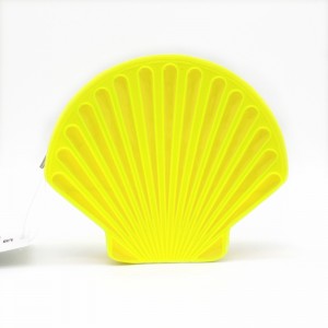 PVC-kosmetiikkapussi 2