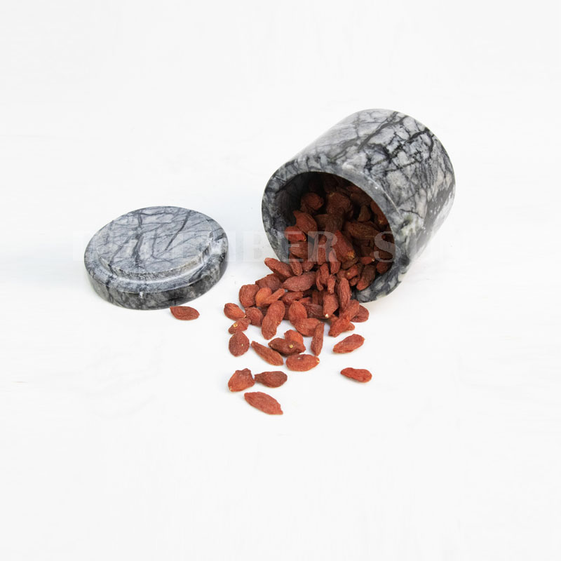 Marmoripurkki, jossa kansi, keittiövälineet