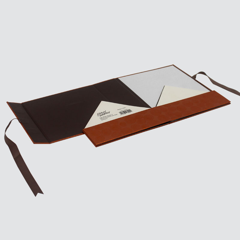 Helppoa Taitavaa lahjalaatikkoa ruokaa Kynttilää Suklaa Silkkiluukku Kaunis laatikko