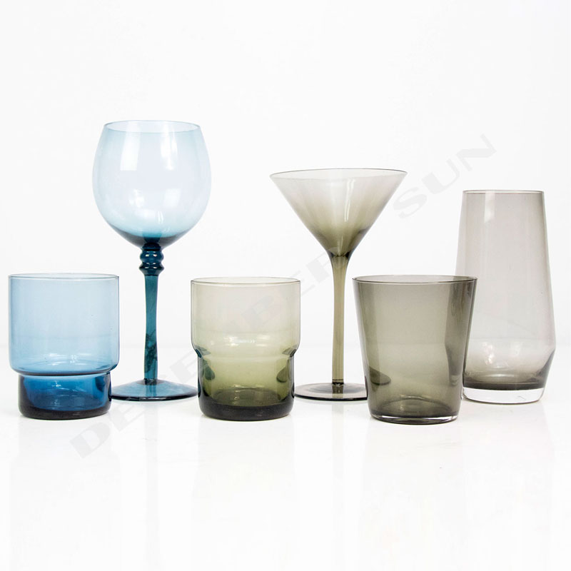 Klassinen laatujuoman shampangnen malja viinille lasi lasi