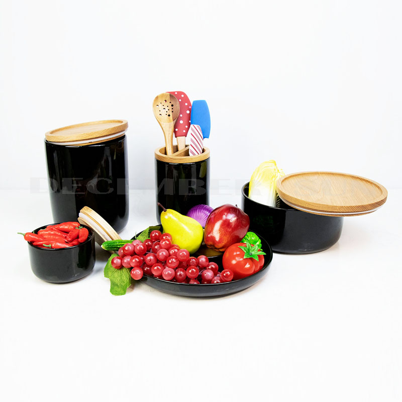 Mustan keramiikan tukkukauppa, jossa on kansikeittiötarvikkeet