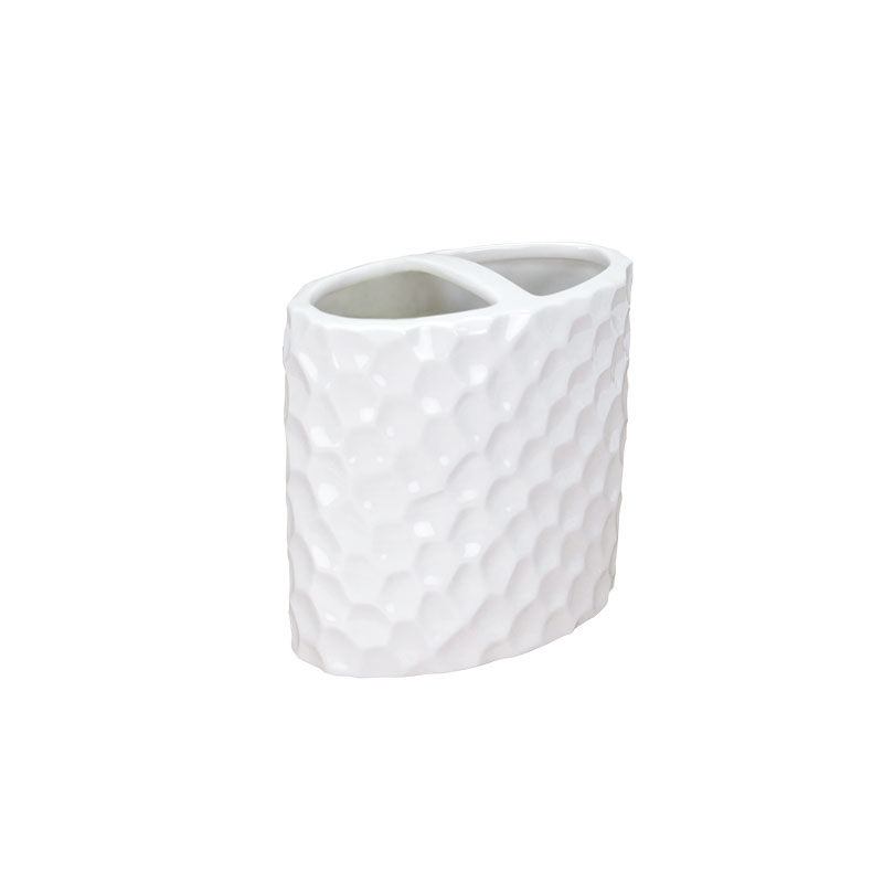 Valkoinen keraaminen kasvojen leikattu kylpyhuone-tarvikesarja