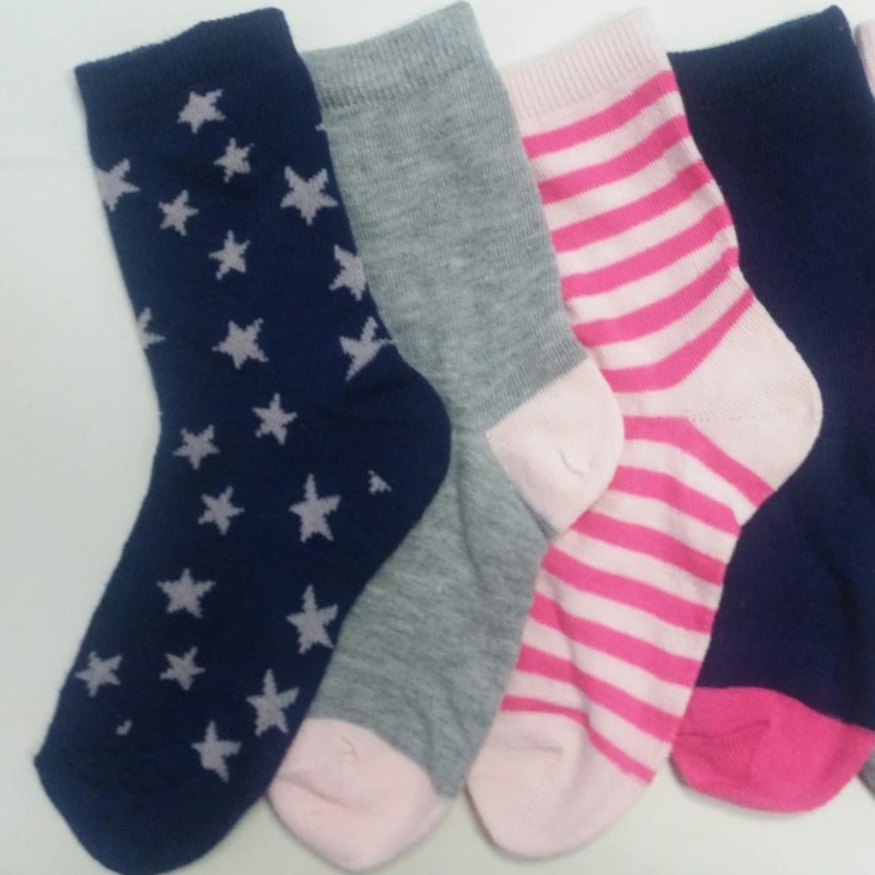 mittatilaustyönä valmistettu sukka